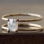 25 Unique & Dazzling Engagement Rings – 10